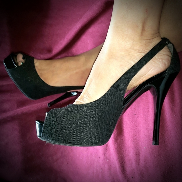 GUESS Hondo stiletto peeptoe platforms, monogram - Picture 2 of 11